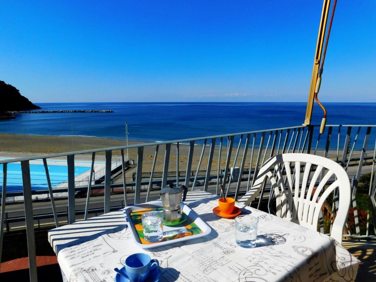 Trilocale Con Meravigliosa Vista Mare, Λεβάντο Εξωτερικό φωτογραφία