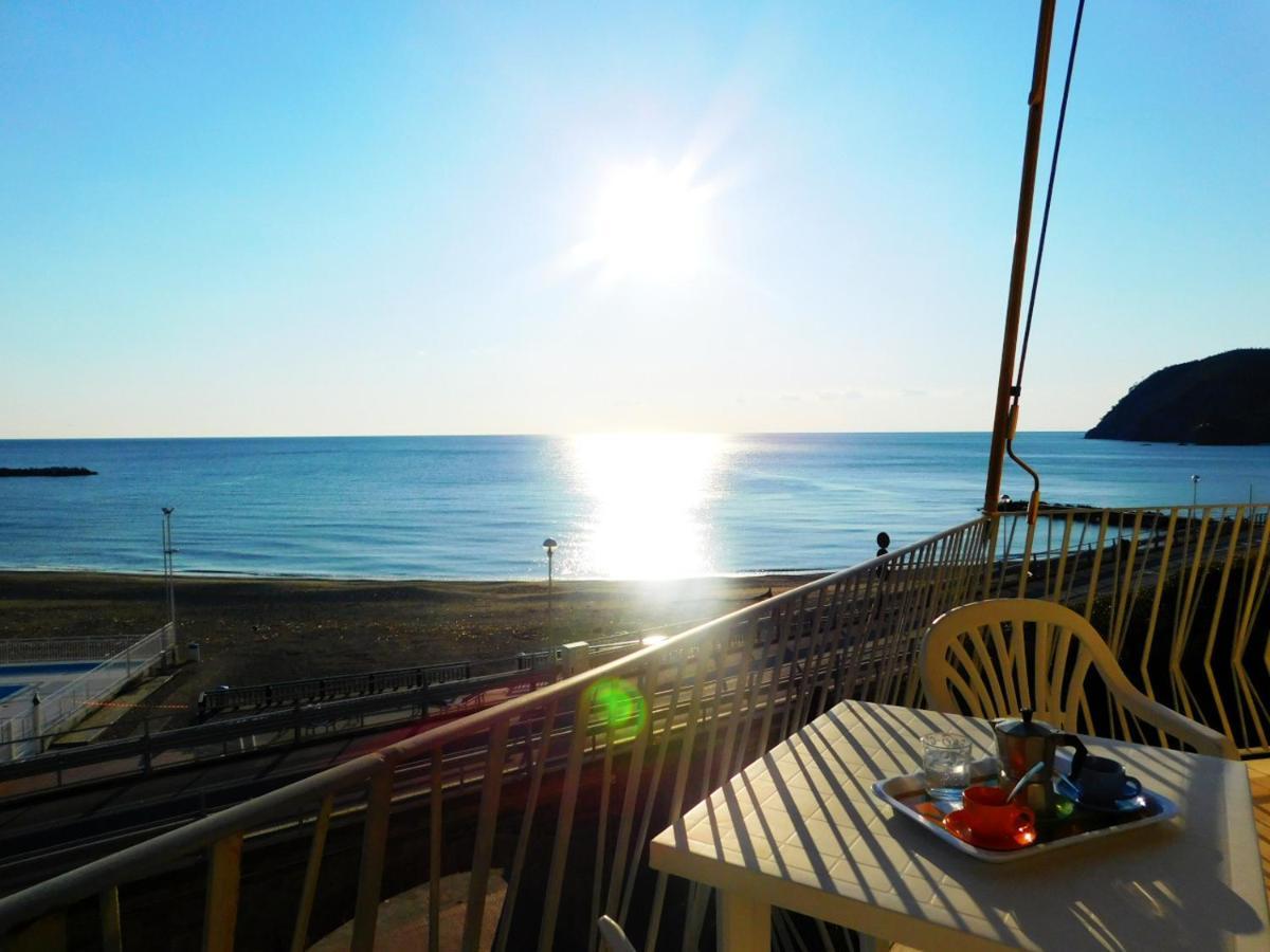 Trilocale Con Meravigliosa Vista Mare, Λεβάντο Εξωτερικό φωτογραφία